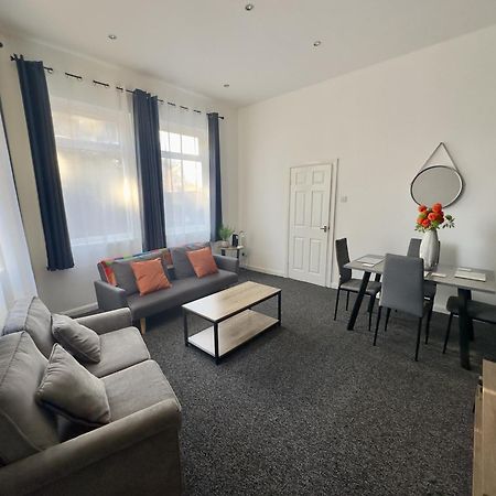Large Ground Floor Apartment - South Shields - 3 Minutes From South Tyneside Hospital, 8 Minutes From Beach Экстерьер фото